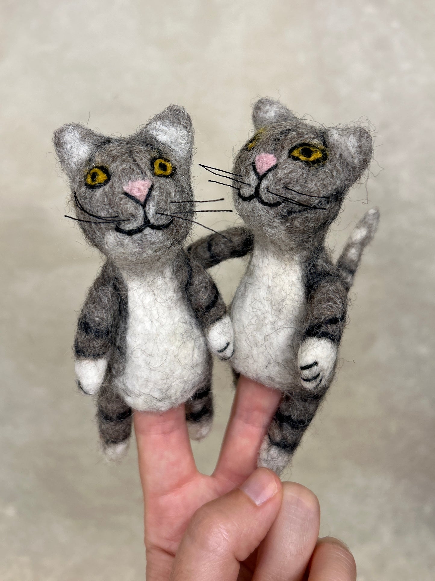 Fingerdukke katt (grå)