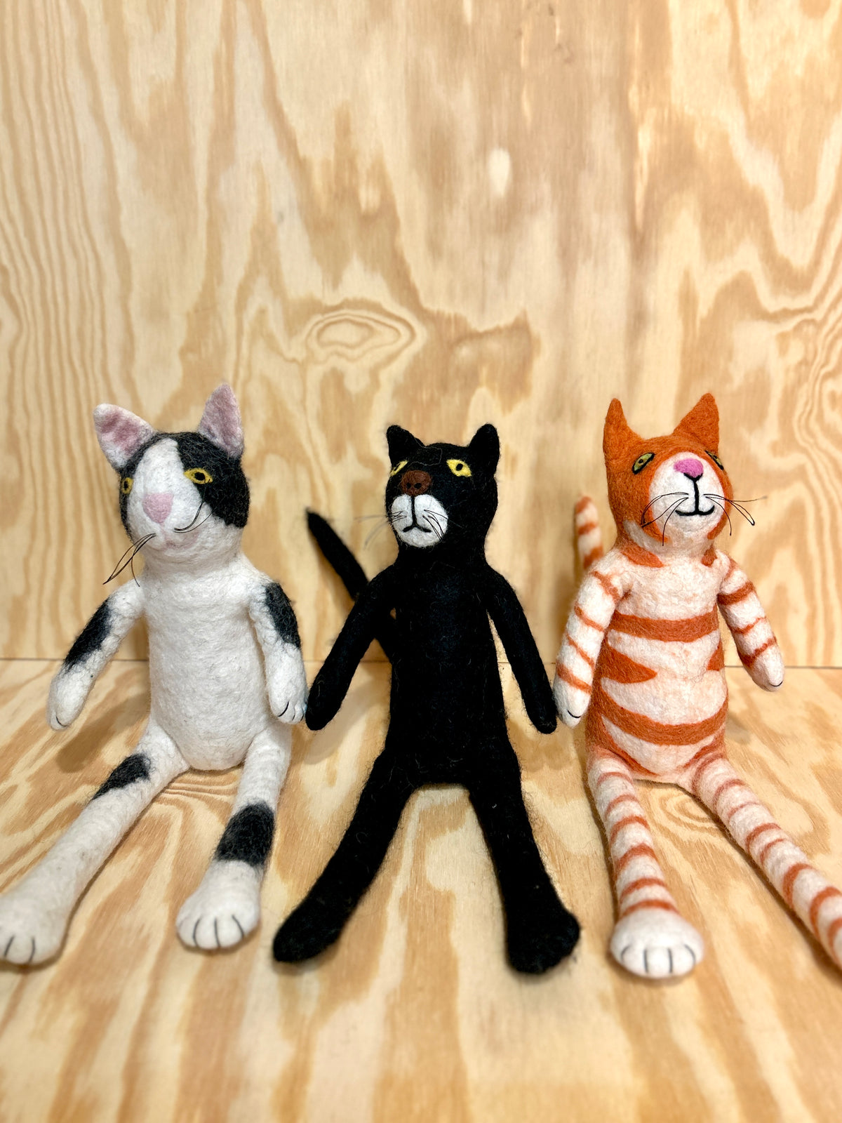 Sittende katt (sort)
