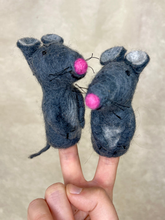 Fingerdukke mus (mørk grå)