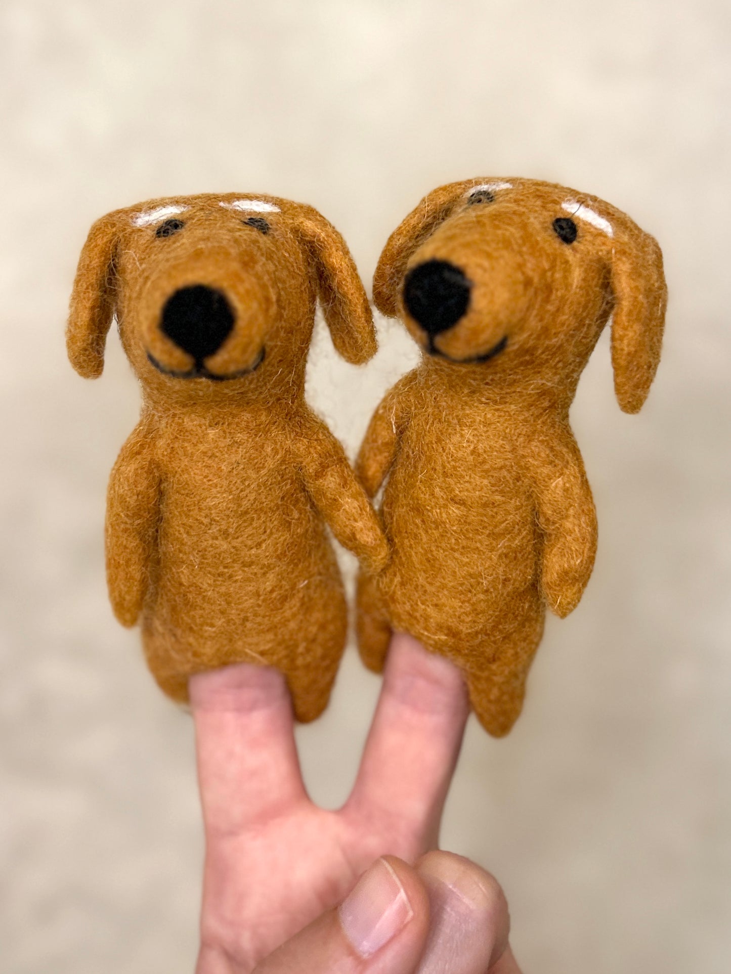 Fingerdukke hund (gyllenbrun)